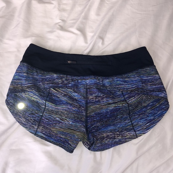 Lululemon Speed Up Shorts - Picture 2 of 4